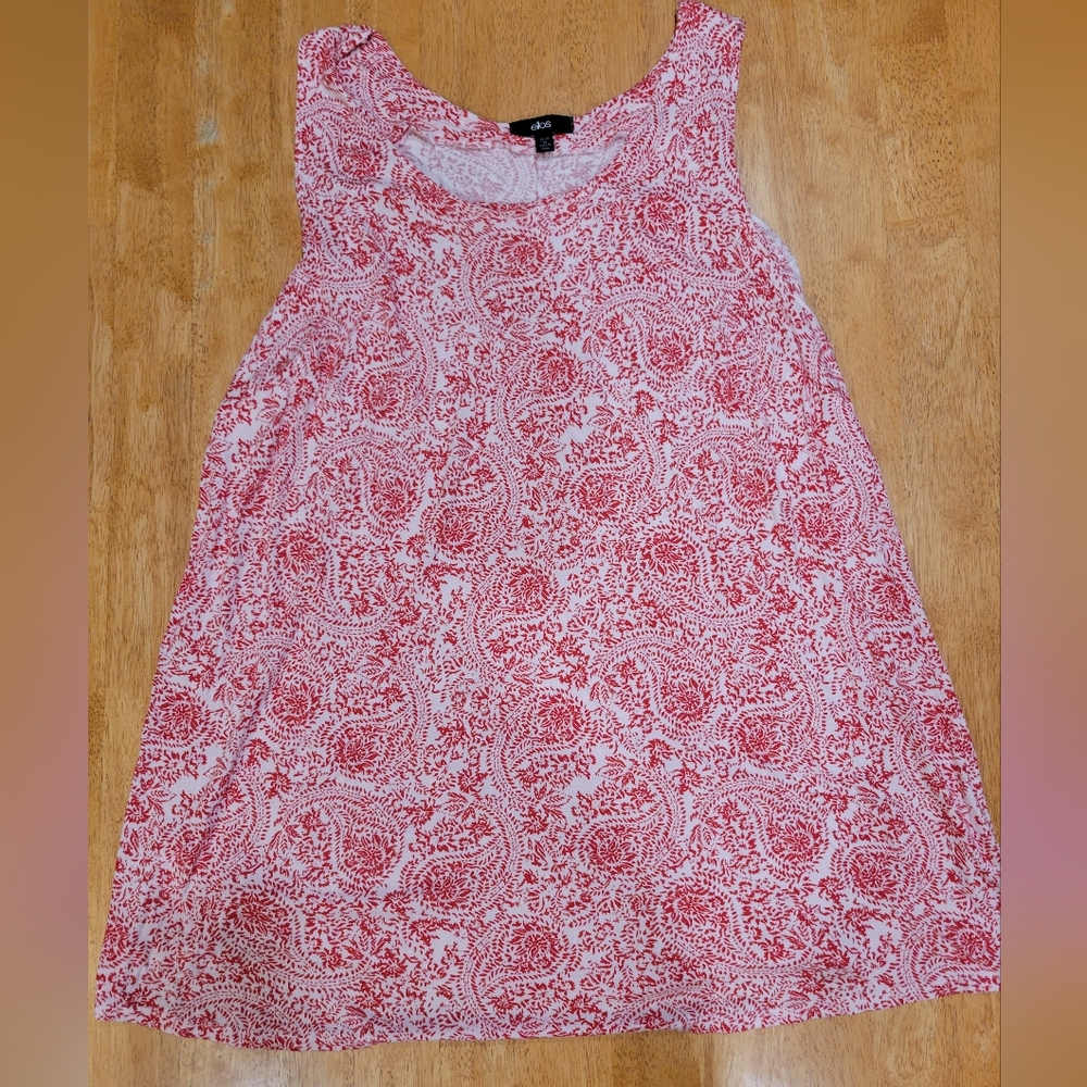 🔥 EUC Ellos red and white paisley tank top